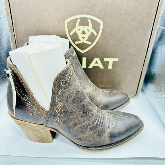 Ariat Boots Womens Size 7.5 Encore R Toe Weathered Brown Leather Western Bootie - Picture 3 of 7